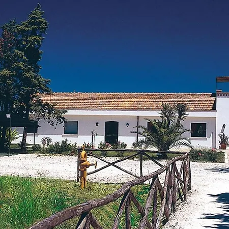 Sleeps 2 Pool Wifi T763847 Marconia